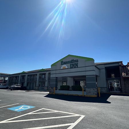 Executive Inn Locust Grove By Capital O Exterior foto